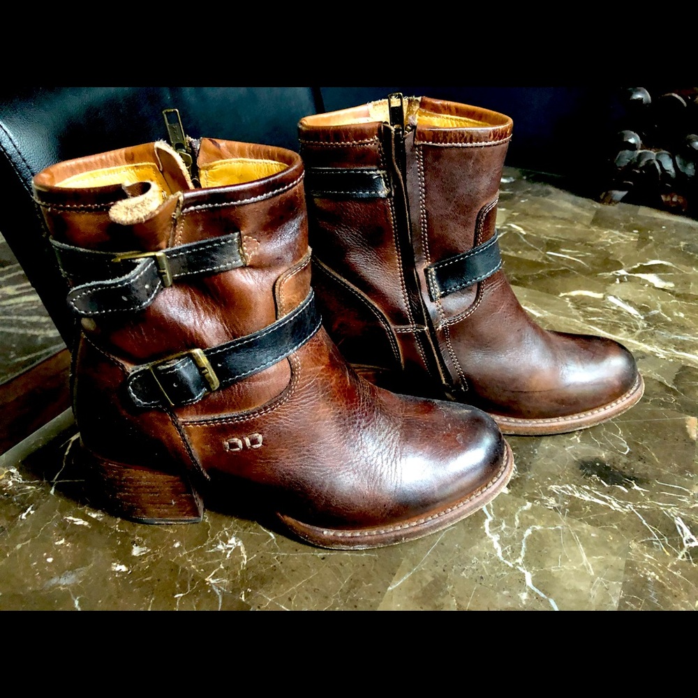 Thick leather ankle boot